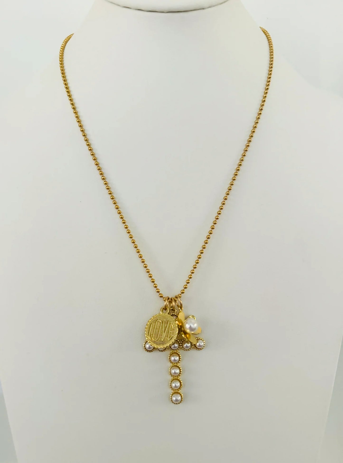 20" Charm Cluster with Pearl Cross