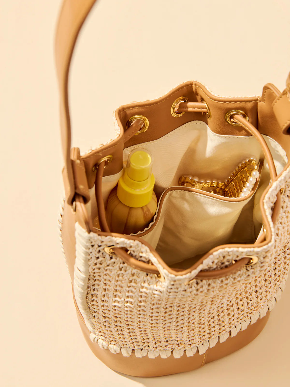 Mia Bucket Bag Tan