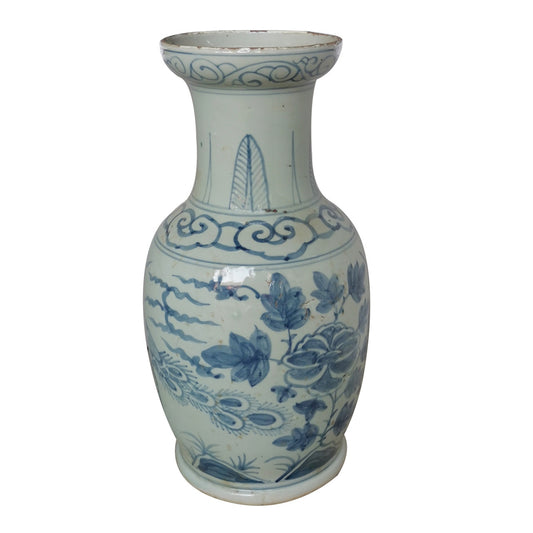 BW Bird Vase w/Dish Shaped Mout