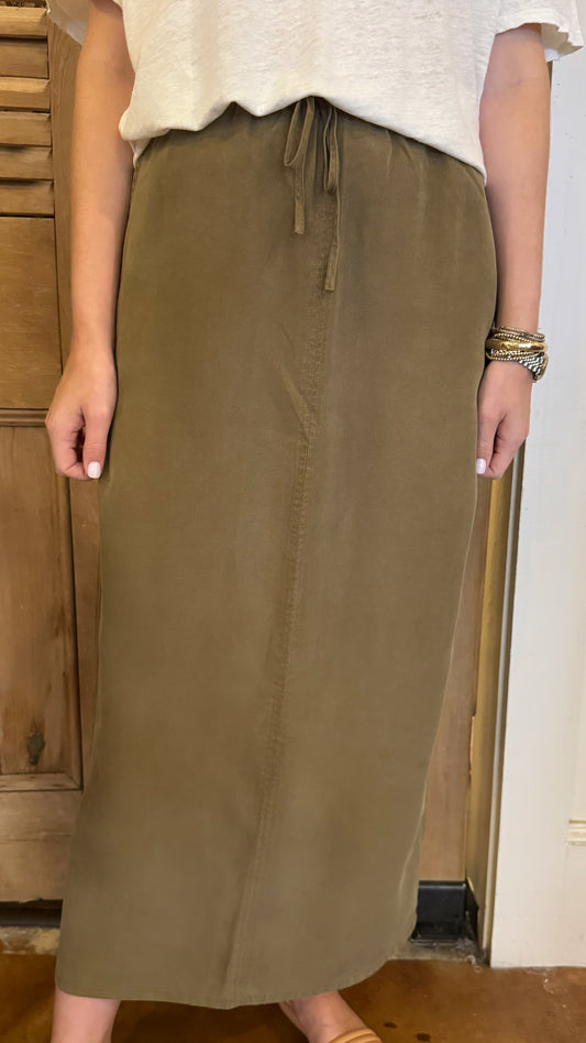 Ana Side Silt Skirt Basil Green