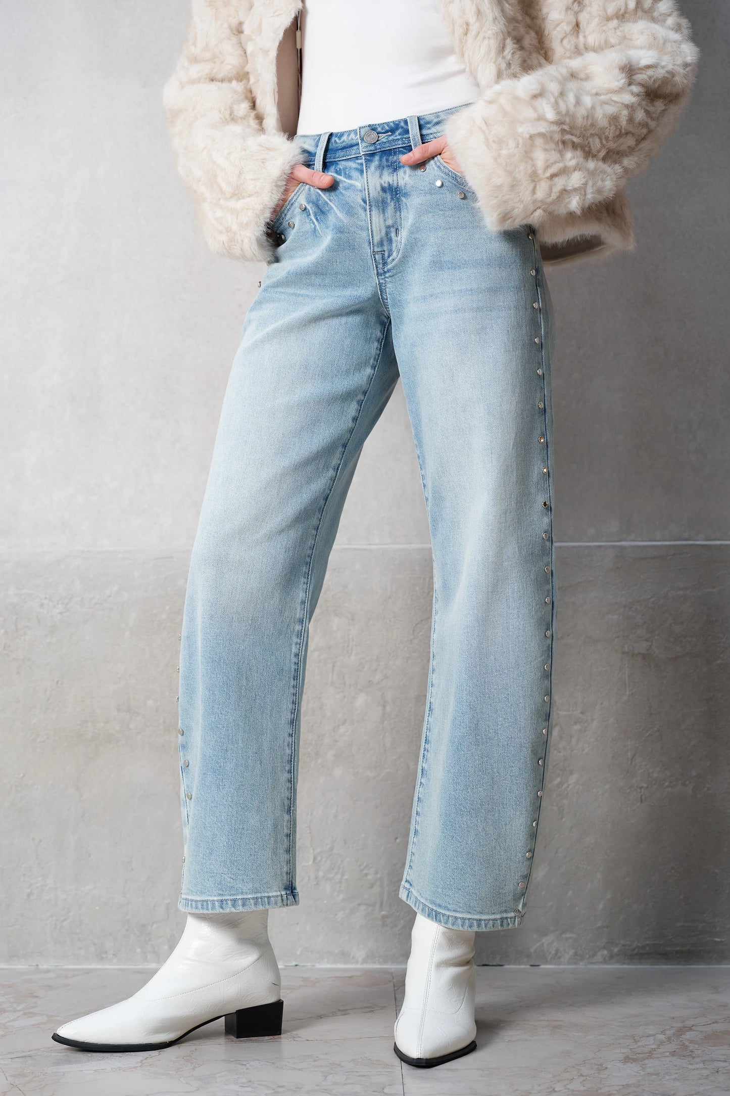 Mid Rise Ankle Studded Barrel Leg Jeans Luminary
