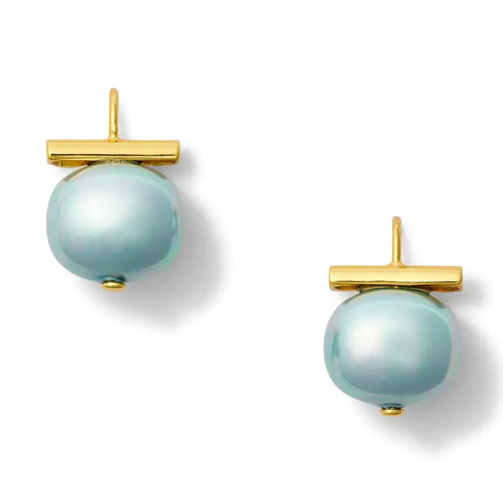 Medium Pearl Wire Earring