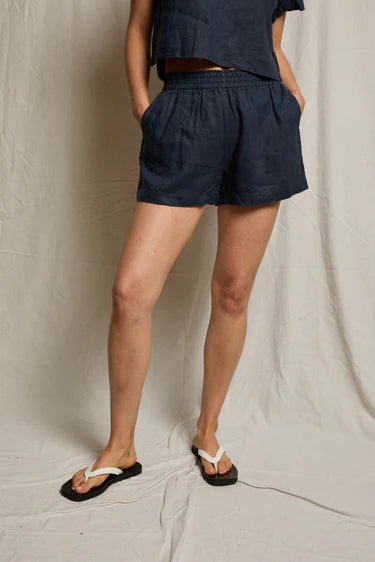 Linen Short w/ Elastic Navy