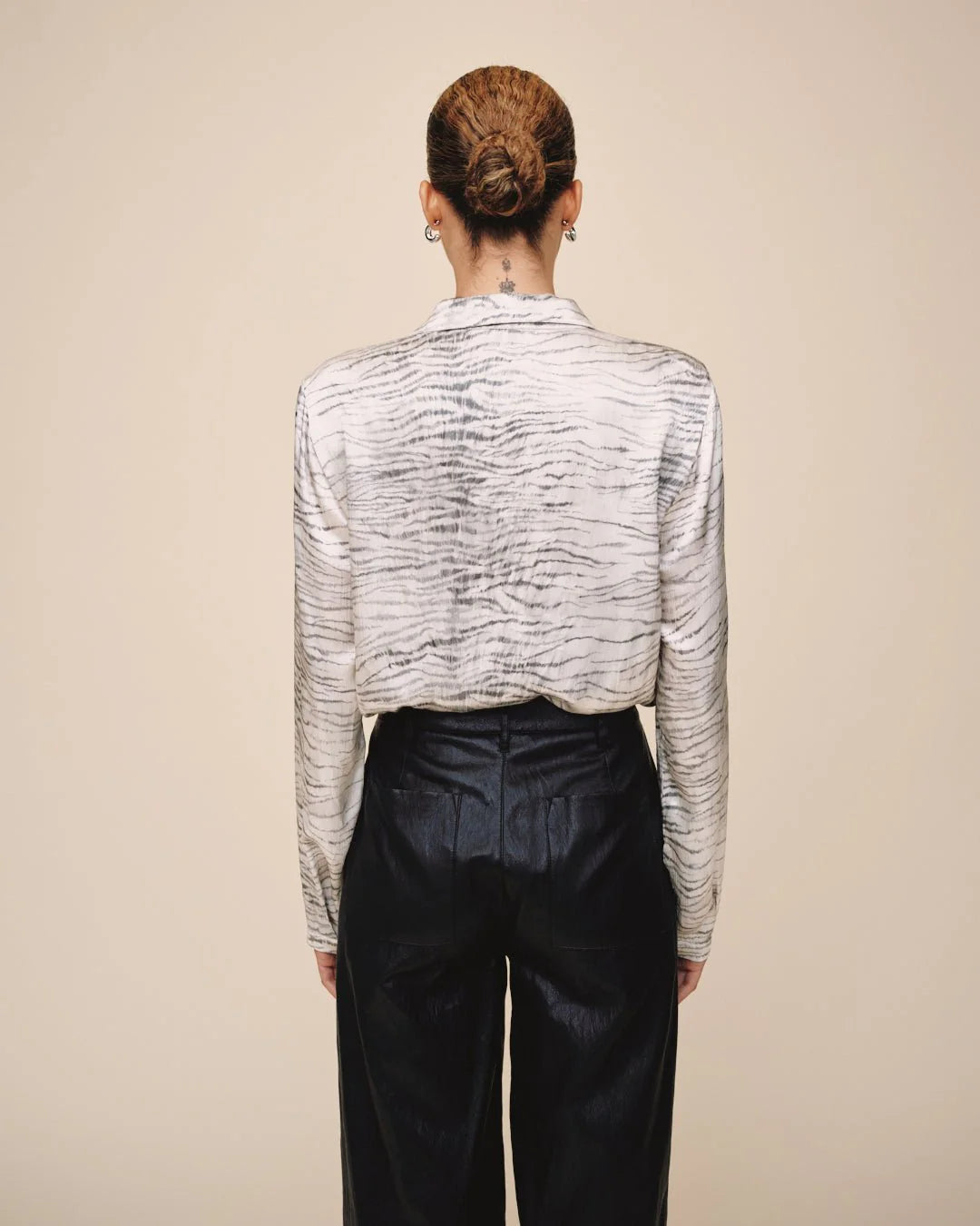 Clean Hidden Placket Snow Tiger