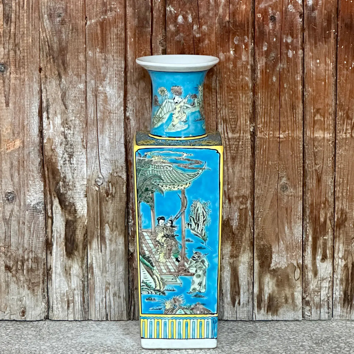 Famille Bleue Court Vignettes Porcelain Mallet Vase