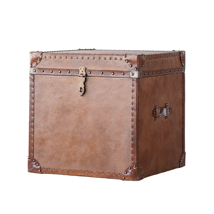 Pembroke Trunk Square