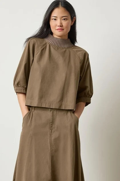 Knit Collar Twill Top Parsley