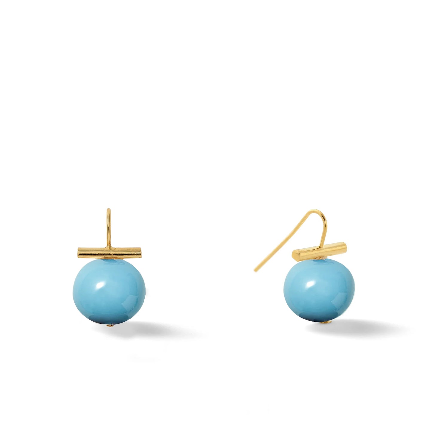 Medium Pearl Wire Earring